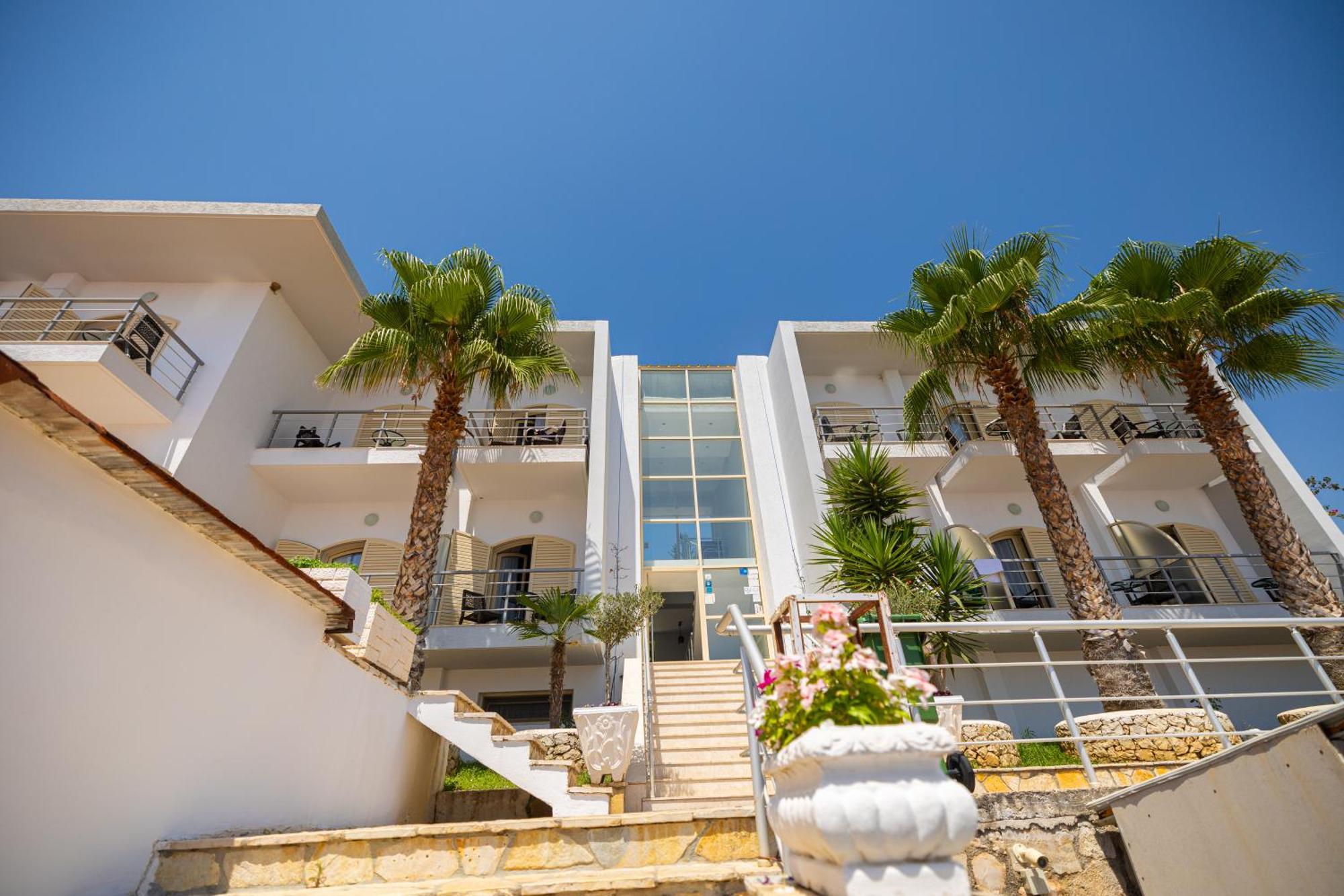 Hotel Royal Blue Dhërmi